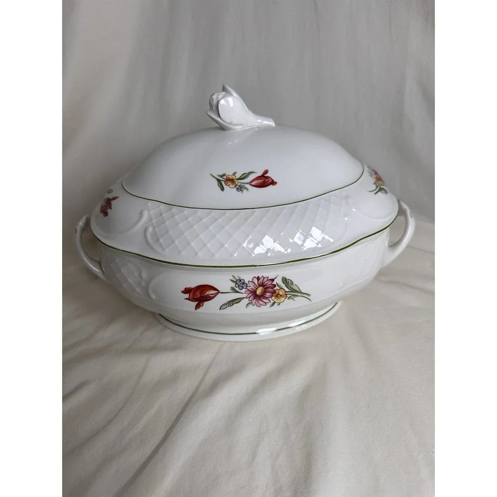 Tulipe‎ by VILLEROY & BOCH Oval Tureen & Lid